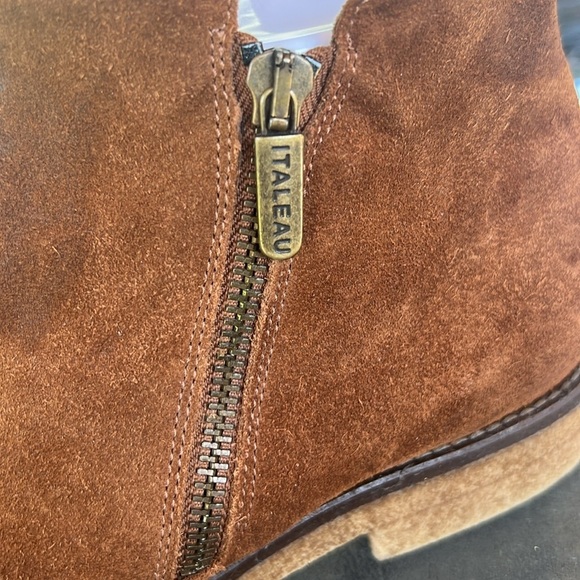 Italeau Foliana Cognac Suede Waterproof Booties | Size 40 (US 9.5/10) - Picture 10 of 13
